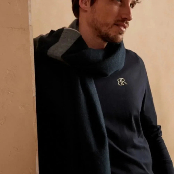 Banana Republic Heritage Front and Back Grand Canyon T-Shirt - Picture 2 of 12